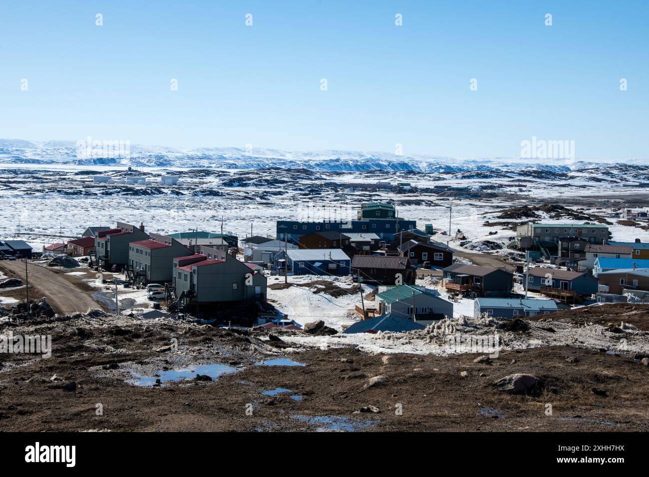 Vista di Iqaluit e Frobisher Bay a Nunavut, Canada Foto Stock