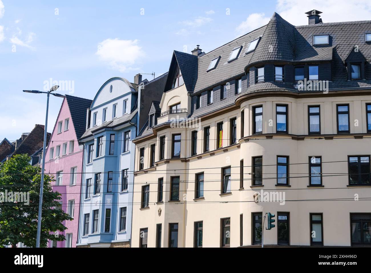 Düsseldorf 14.07.2024 Wohnungen Wohnungsnot Mietswohnung Mieten Mietpreis sozialer Wohnungsbau Immobilien Wohnraummangel Wohnung Baustelle Neubau Mehrfamilienhaus Mietshaus Miete Mietspiegel Mietpreisspiegel Immobilie Wohnungsmangel Baustau Wohnimmobilie Wohnungsimmobilien Mietpreise Altbau Leerstand Baumaterial Baustoffe Ballungsgebiet bezahlbarer Wohnraum CO2-Preis CO2 Bundes-Klimaschutzgesetz Heizen Heizung Klimapaket Mieter Vermieter Mietpreisbremse Klimasteuer Energiewende Büro Büros Homeoffice Home-Office Konjunkturpaket Grundsteuerreform Grundsteuererklärung Wohngeld Wohnungsgeld Wohnun Foto Stock