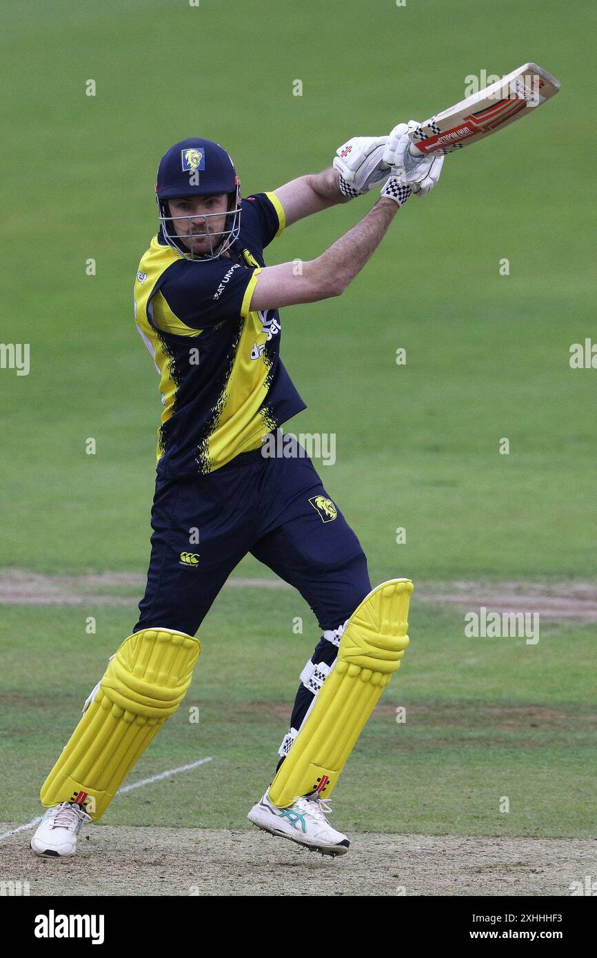 Ashton Turner di Durham in battuta durante il Vitality T20 Blast match tra il Durham County Cricket Club e il Northamptonshire Steelbacks al Seat Unique Riverside, Chester le Street, domenica 14 luglio 2024. (Foto: Robert Smith | mi News) crediti: MI News & Sport /Alamy Live News Foto Stock