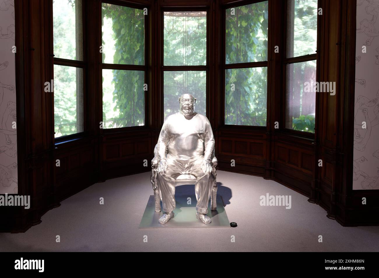 Bad Ischl, alta Austria, Austria. Mostra ai Weiwei al Marmorschlössl nel Kaiserpark. Ai Weiwei, figura senza cervello Foto Stock