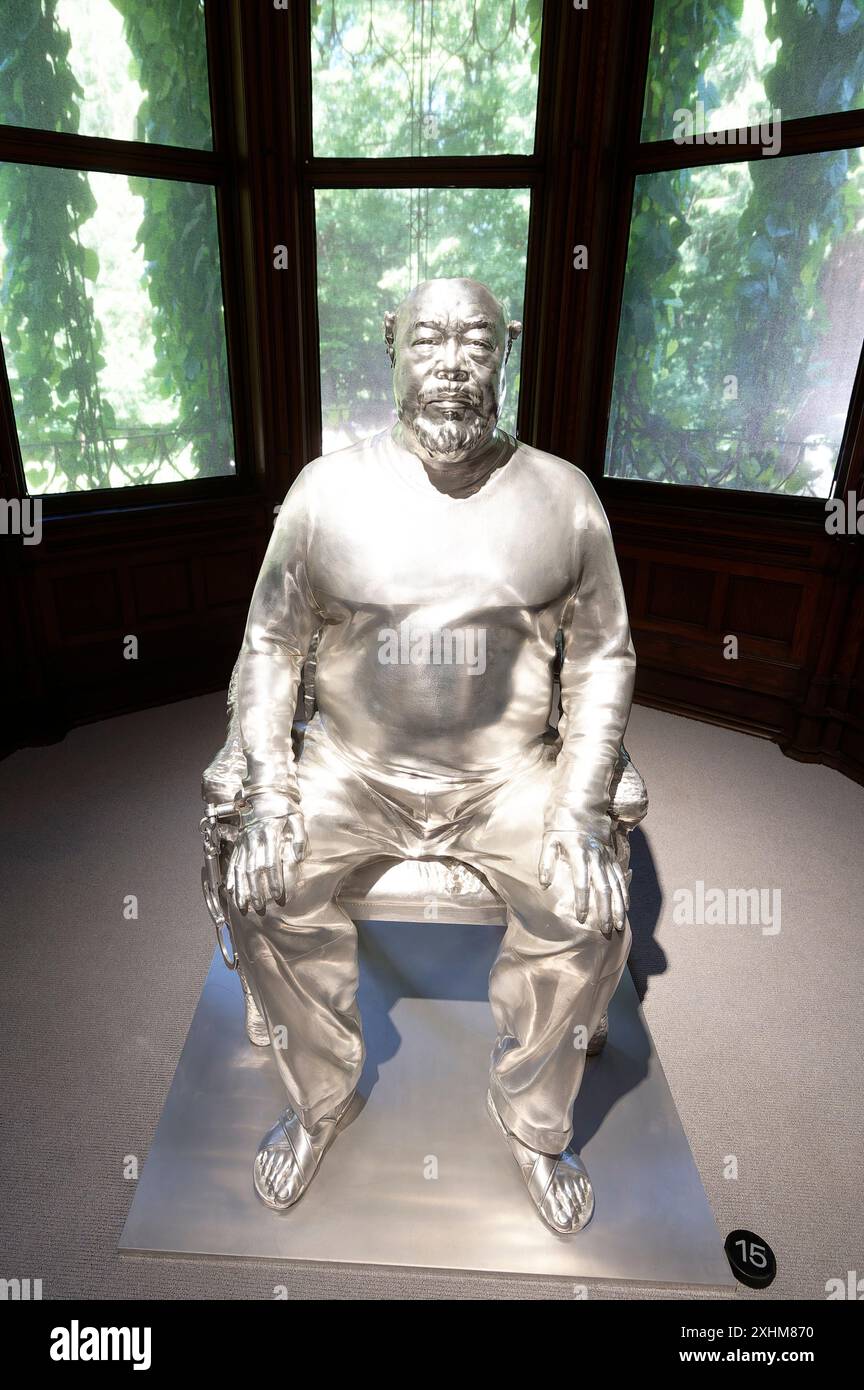 Bad Ischl, alta Austria, Austria. Mostra ai Weiwei al Marmorschlössl nel Kaiserpark. Ai Weiwei, figura senza cervello Foto Stock
