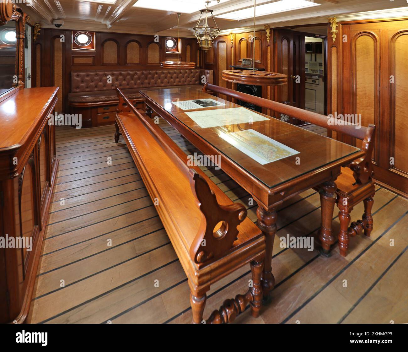 Vista interna della cabina dei capitani e della sala da pranzo sul Cutty Sark, il famoso veliero vittoriano a Geenwich, Londra, Regno Unito Foto Stock