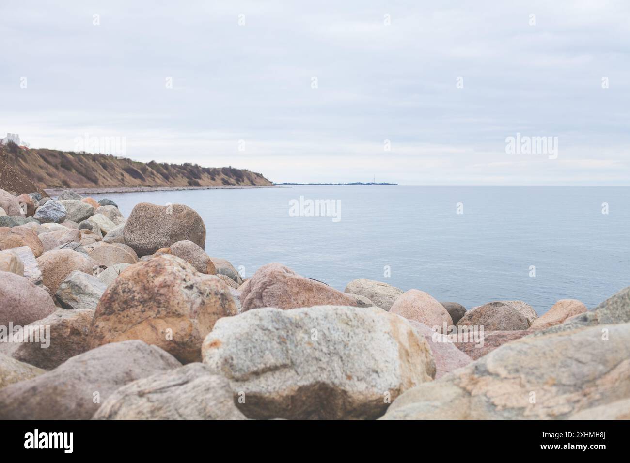 Estate al mare in Danimarca con rocce Foto Stock