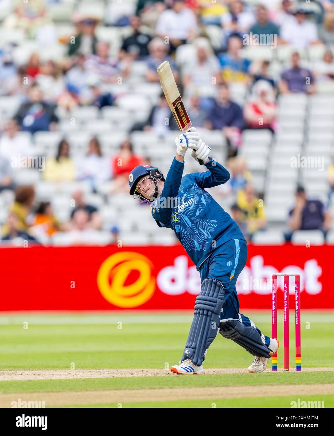 Aneurin Donald batté per i Falcons in un T20 Blast match tra Birmingham Bears e Derbyshire Falcons. Foto Stock