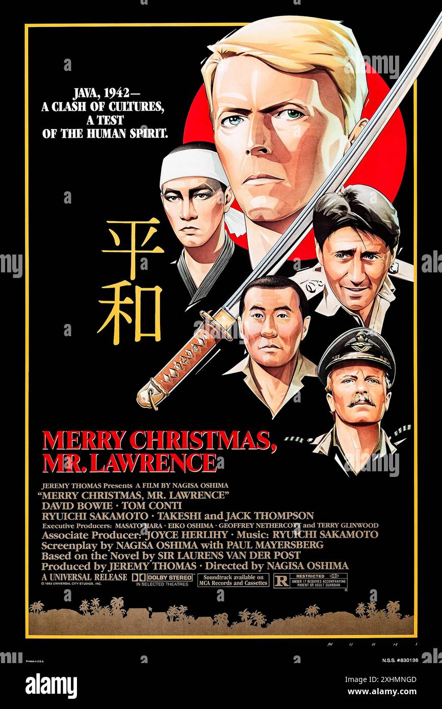 Merry Christmas Mr. Lawrence (1983) diretto da Nagisa Ôshima e interpretato da David Bowie, Takeshi Kitano, Tom conti e Ryuichi Sakamoto. Durante la seconda guerra mondiale, un colonnello britannico cerca di colmare le divisioni culturali tra un prigioniero britannico e il comandante del campo di prigionia giapponese per evitare spargimenti di sangue. Fotografia di un poster originale degli Stati Uniti del 1983 con un foglio raffigurante opere d'arte di Makhi ***SOLO PER USO EDITORIALE***. Crediti: BFA / Universal Pictures Foto Stock