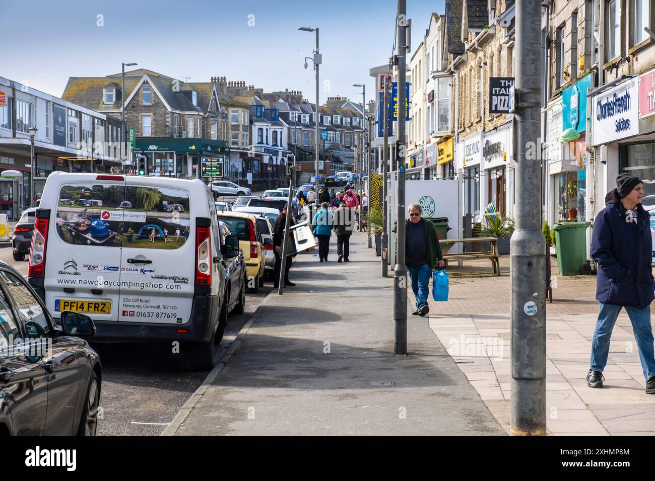 Una vista generale di Cliff Road nel centro di Newquay Town in Cornovaglia nel Regno Unito. Foto Stock