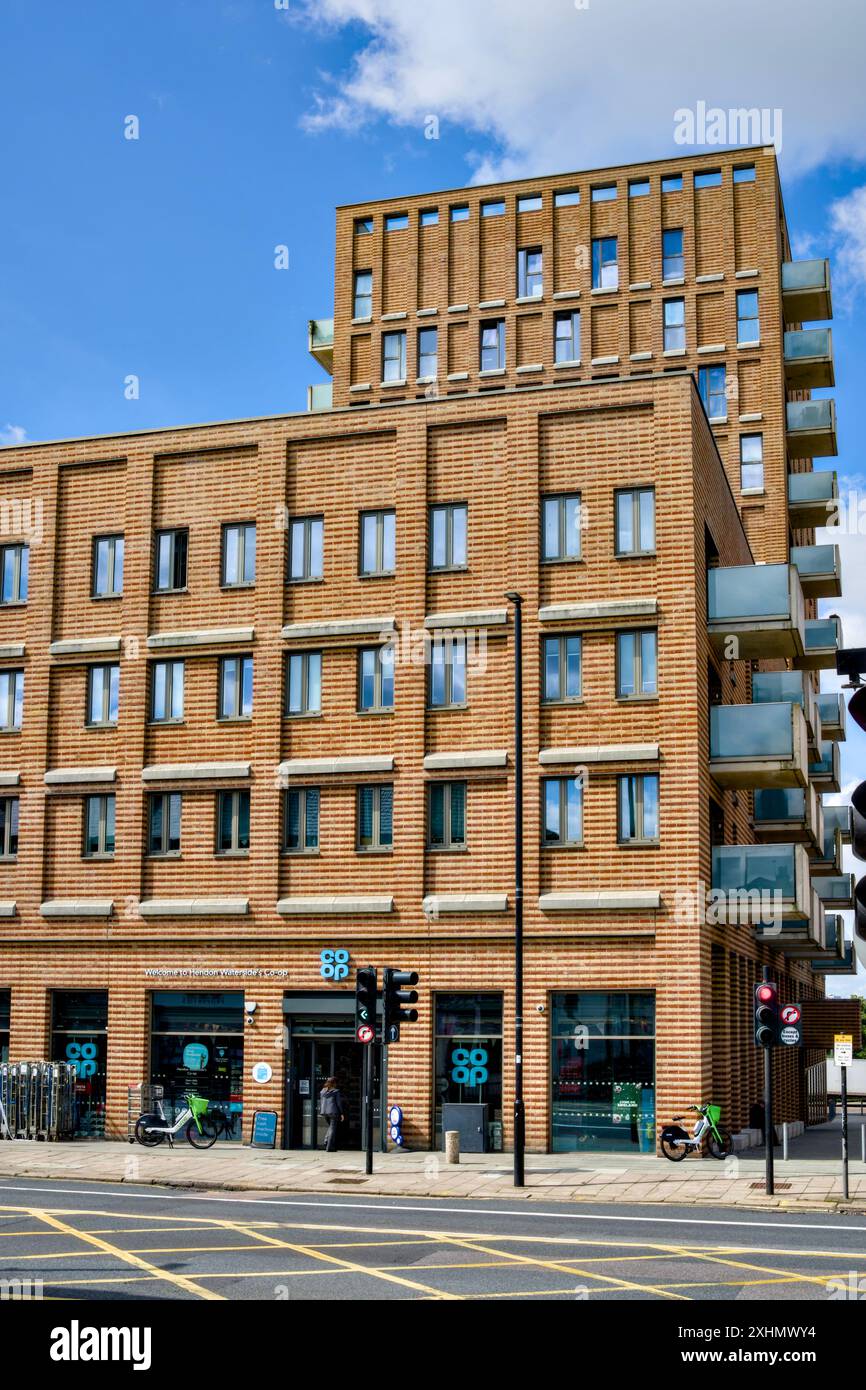 Hendon Waterside Housing Development, West Hendon, Borough of Barnet, Londra, Inghilterra, REGNO UNITO Foto Stock