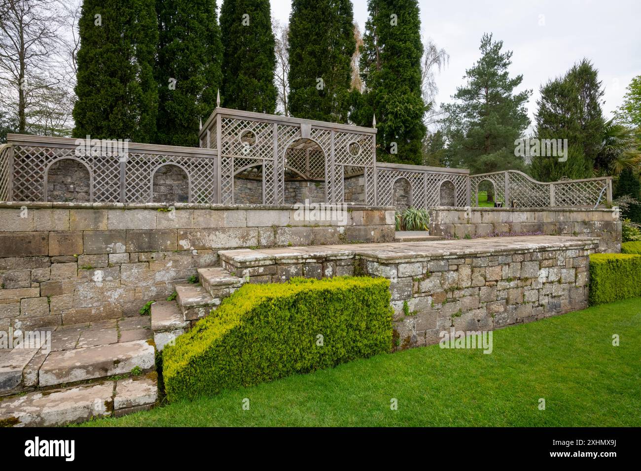 Gardens at Plas Newyyd, un albergo in Anglesey nel Galles del Nord. Foto Stock