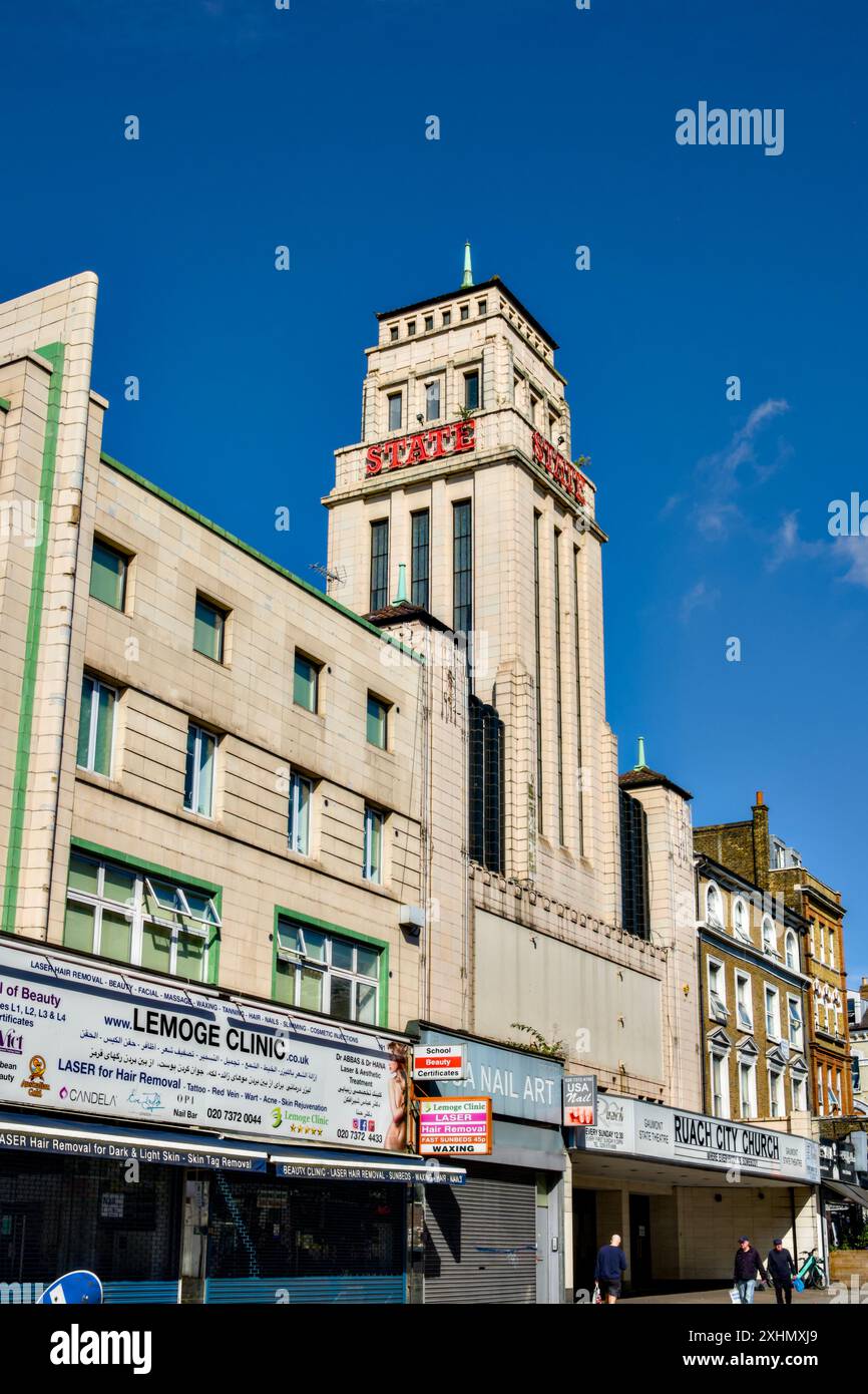 Kilburn High Road, Borough of Brent, Londra, Inghilterra, Regno Unito Foto Stock