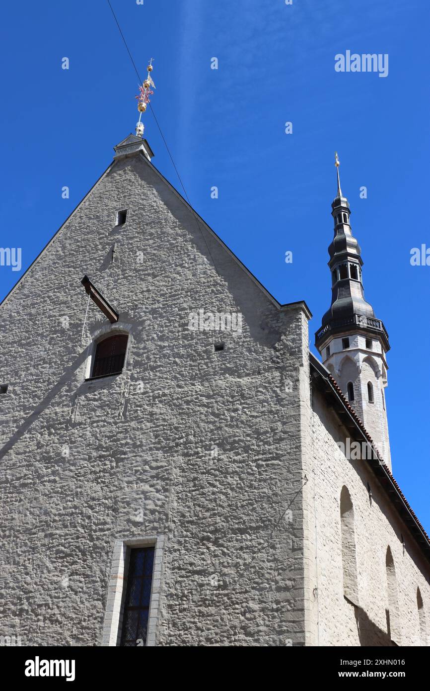 Edificio del municipio nella vecchia città medievale di Tallinn, Estonia Foto Stock