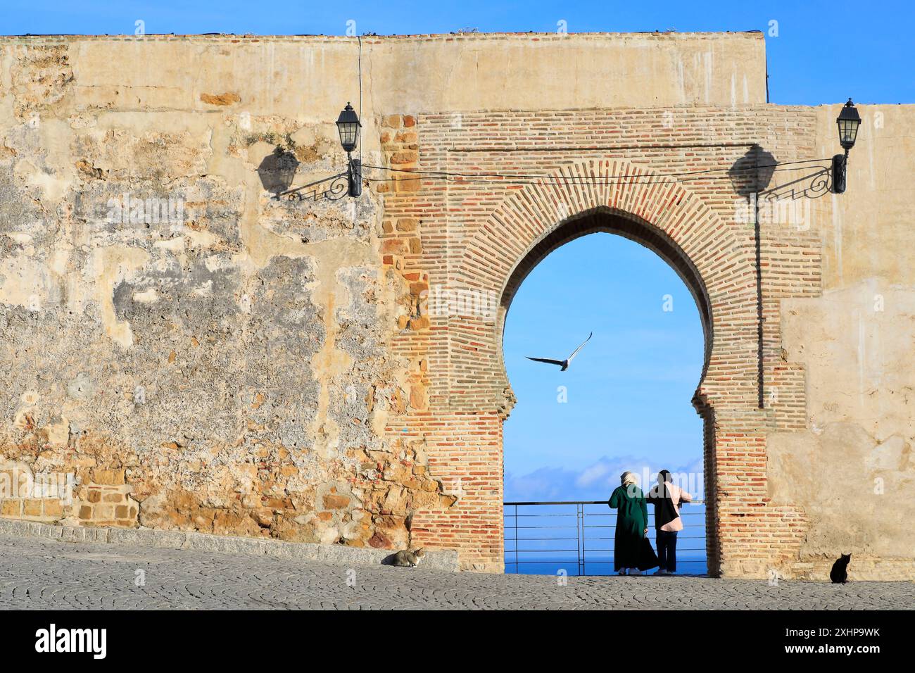 Marocco, regione di Tangeri-Tetouan-al Hoceima, Tangeri, medina, piazza Kasbah, Porta Bab Bhar Foto Stock