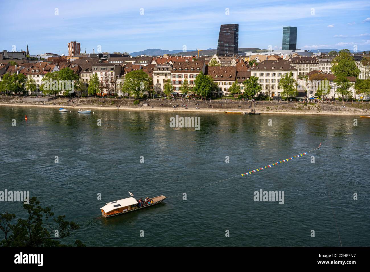 Svizzera, Canton Basilea-Città, Basilea, piccolo distretto di Basilea sulla riva destra del Reno, uno dei quattro piccoli traghetti, il 'Fähri', in OPE Foto Stock