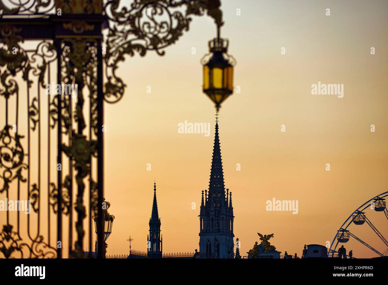 Francia, Meurthe et Moselle, Nancy, Basilica di Saint-Epvre de Nancy di stile neogotico costruito nel 19th ° secolo da Prosper Morey, da Place Stanislas Foto Stock