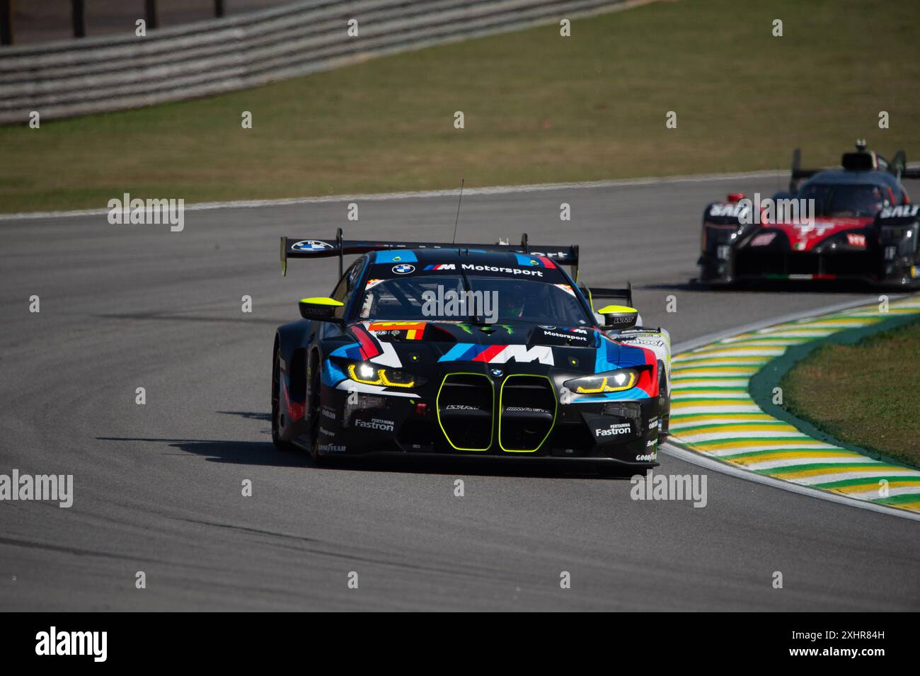 São PAULO, SP - 14.07.2024: FIA WEC 6 HORAS DE São PAULO - BMW M4 LMGT3 guidata da Ahmad al Harthy, Valentino Rossi e Maxime Martin durante la 6 ore Rolex di São Paolo, il 14 giugno 2024 sul circuito Interlagos-SP. (Foto: Renato Assis/Fotoarena) Foto Stock