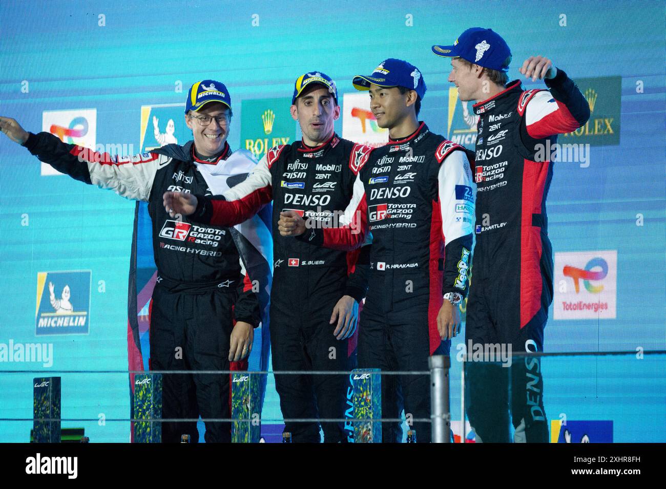 São PAULO, SP - 14.07.2024: FIA WEC 6 HORAS DE São PAULO - Sébastien Buemi, Brendon Hartley e Ryo Hirakawa durante il podio Rolex 6 ore di São Paulo. (Foto: Renato Assis/Fotoarena) Foto Stock