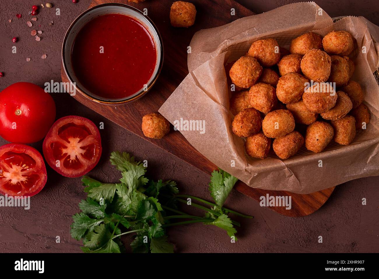 Haehnchen-Popcorn, frittiert, Nuggets, Nahaufnahme, rustikal, Keine Menschen Foto Stock