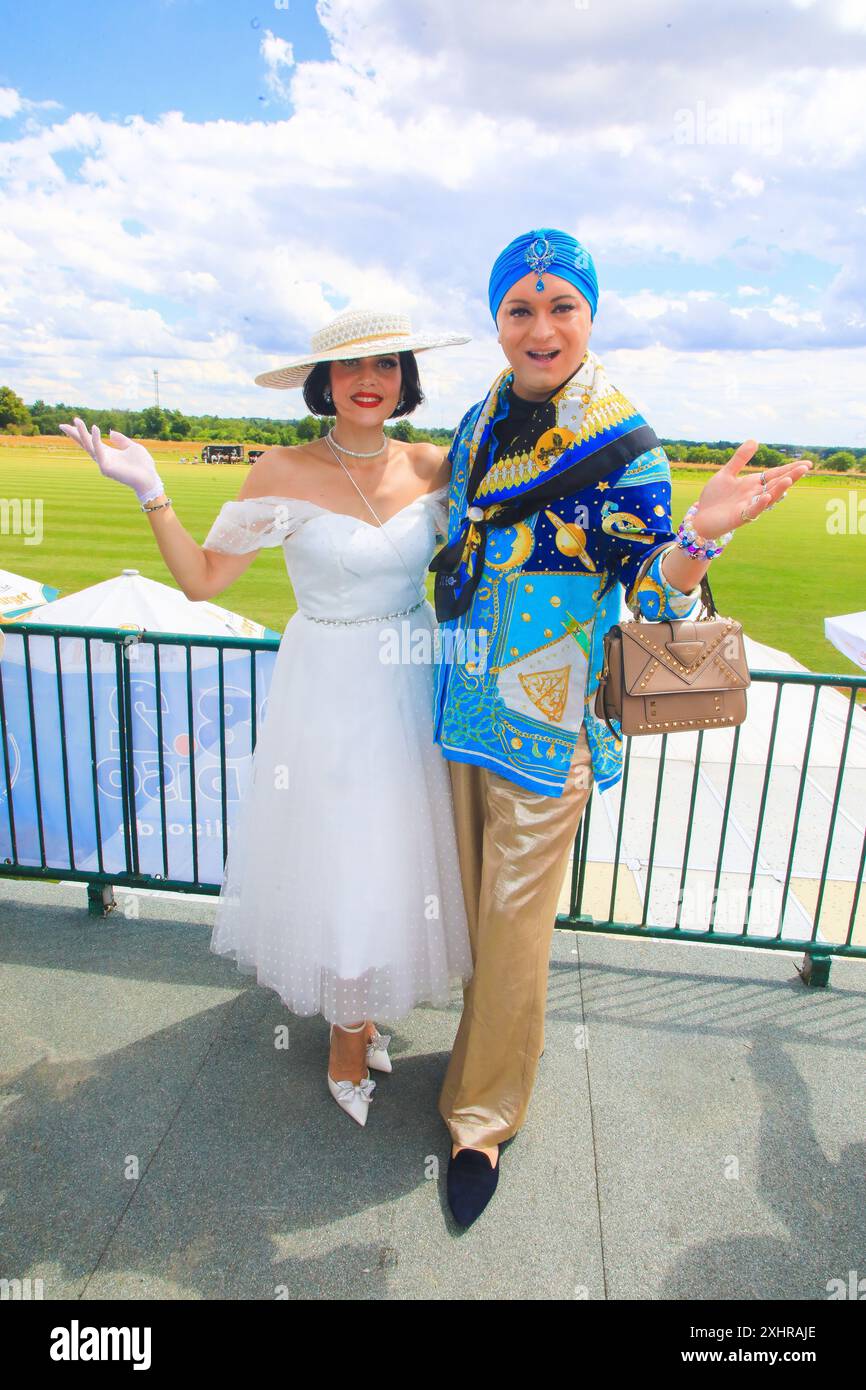 Pauline Stolze e Julian F. M. Stoeckel beim 4. Internationalen Ladies Cup e Hut Contest 2024 al Polo Park Seeburg/Berlino. Dallgow-Döberitz, 14.07. Foto Stock