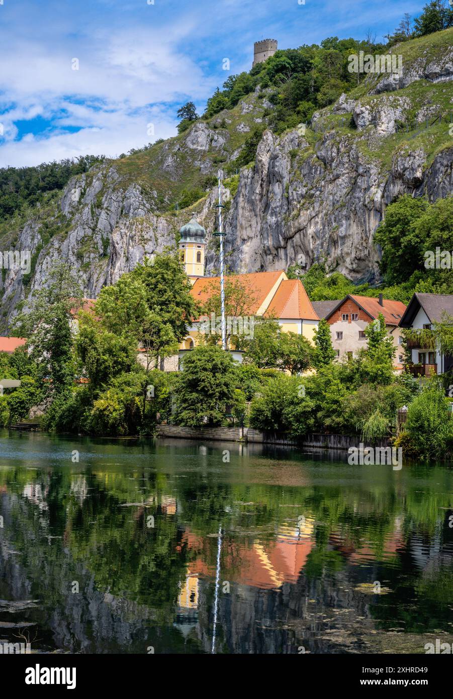 Il villaggio idillico di Essing nella valle del Altmühltal (Baviera, Germania) Foto Stock