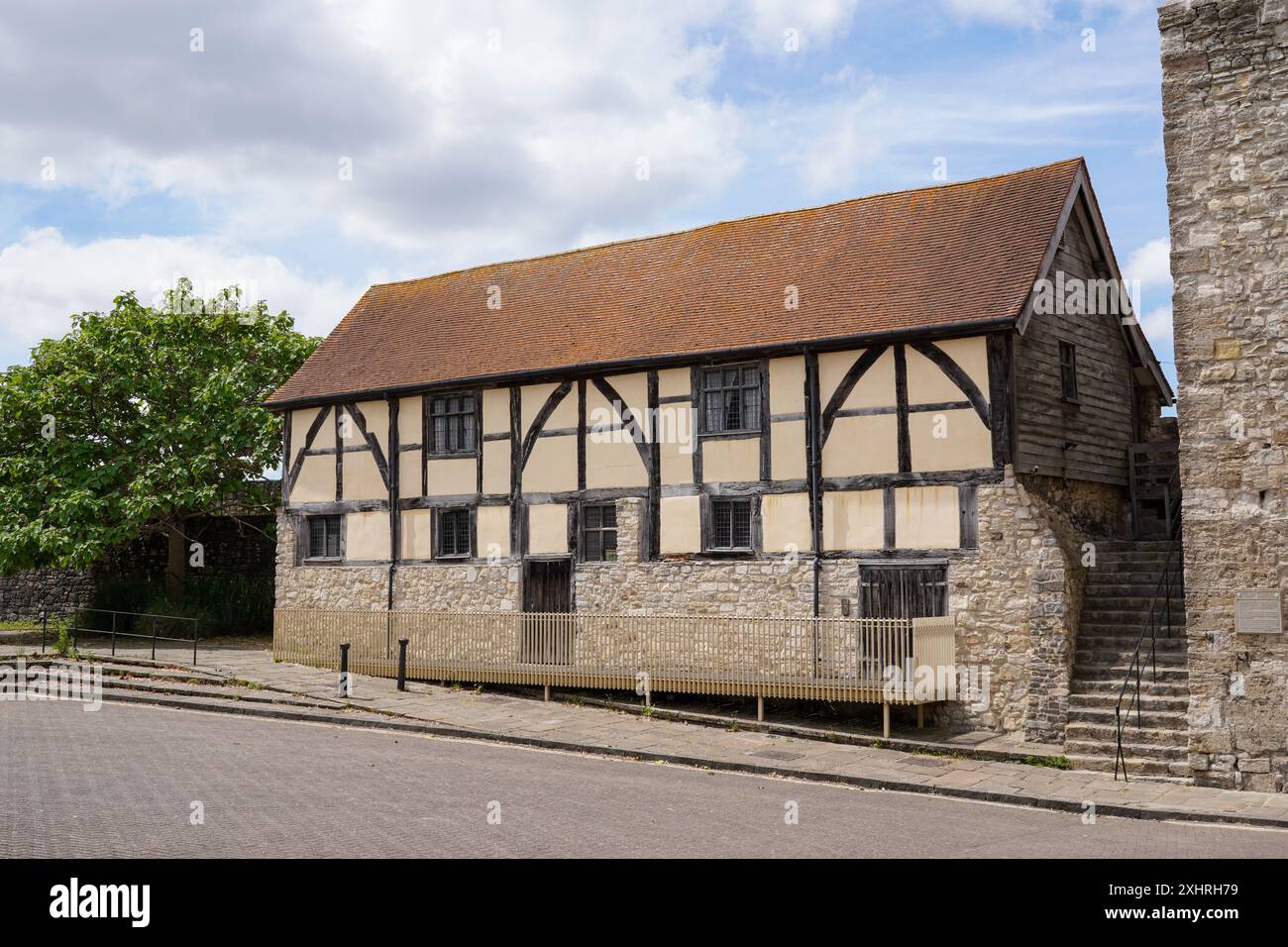 Westgate Hall a Southampton, Inghilterra, 27 giugno 2024 - storica dimora in legno incorniciata da ex mercanti ora sede di noleggio privato Foto Stock