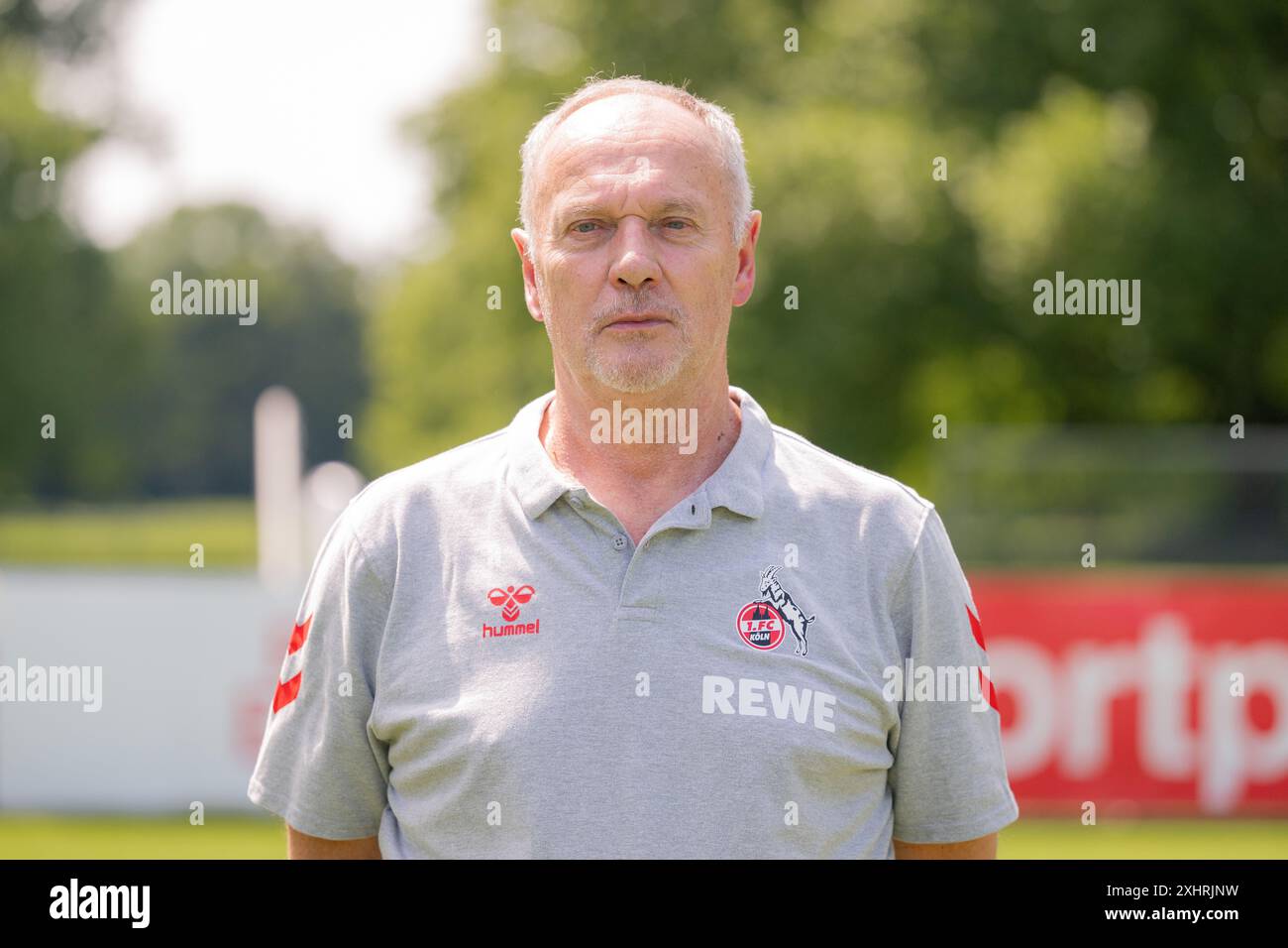 Colonia, Germania. 15 luglio 2024. Calcio: Bundesliga 2, Mediaday 1. FC Köln. Il responsabile delle attrezzature Kresimir Ban, fotografato durante la sessione fotografica ufficiale per la stagione 2024/2025. Credito: Marius Becker/dpa - NOTA IMPORTANTE: in conformità con i regolamenti della DFL German Football League e della DFB German Football Association, è vietato utilizzare o far utilizzare fotografie scattate nello stadio e/o della partita sotto forma di immagini sequenziali e/o serie di foto video./dpa/Alamy Live News Foto Stock