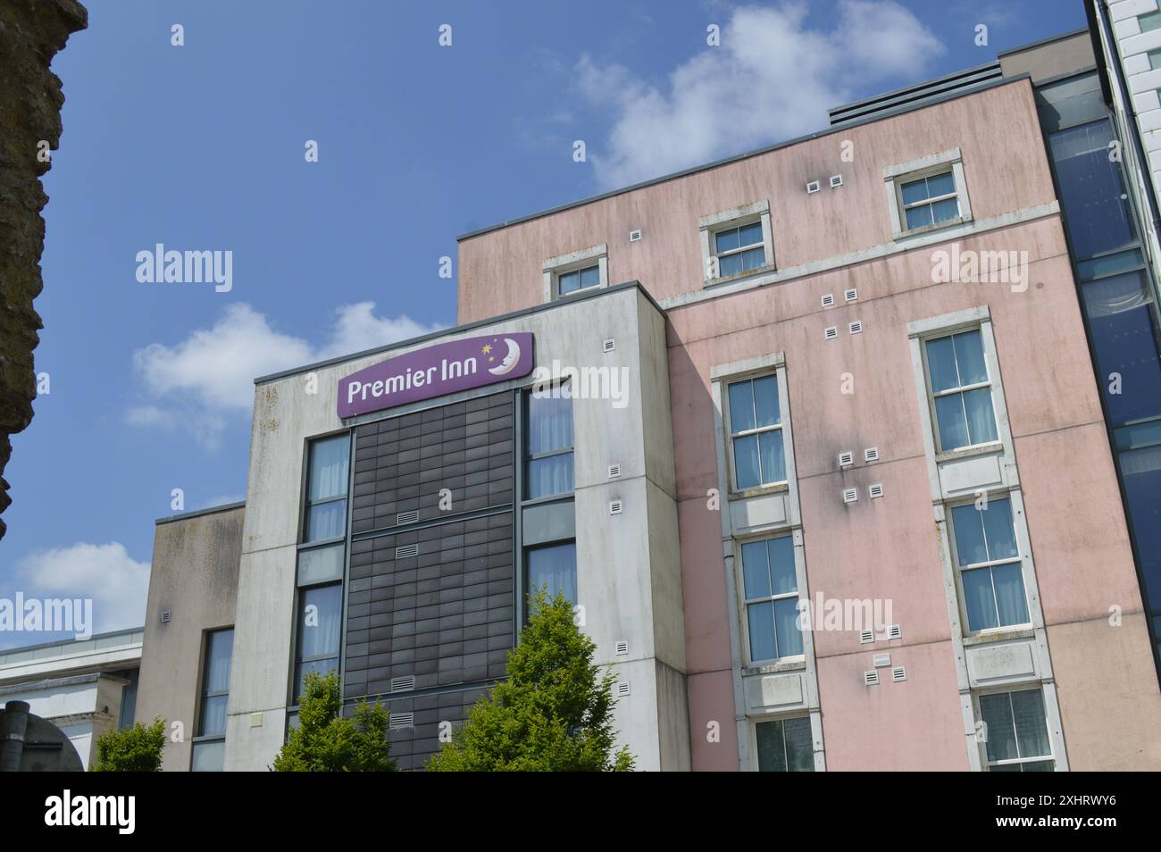 Premier Inn Tenby in White Lion Street. Tenby, Pembrokeshire, Galles, Regno Unito. 5 giugno 2024. Foto Stock