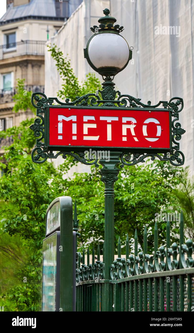 Metro, stazione, Boulevard Saint Germain, Parigi, Francia Foto Stock