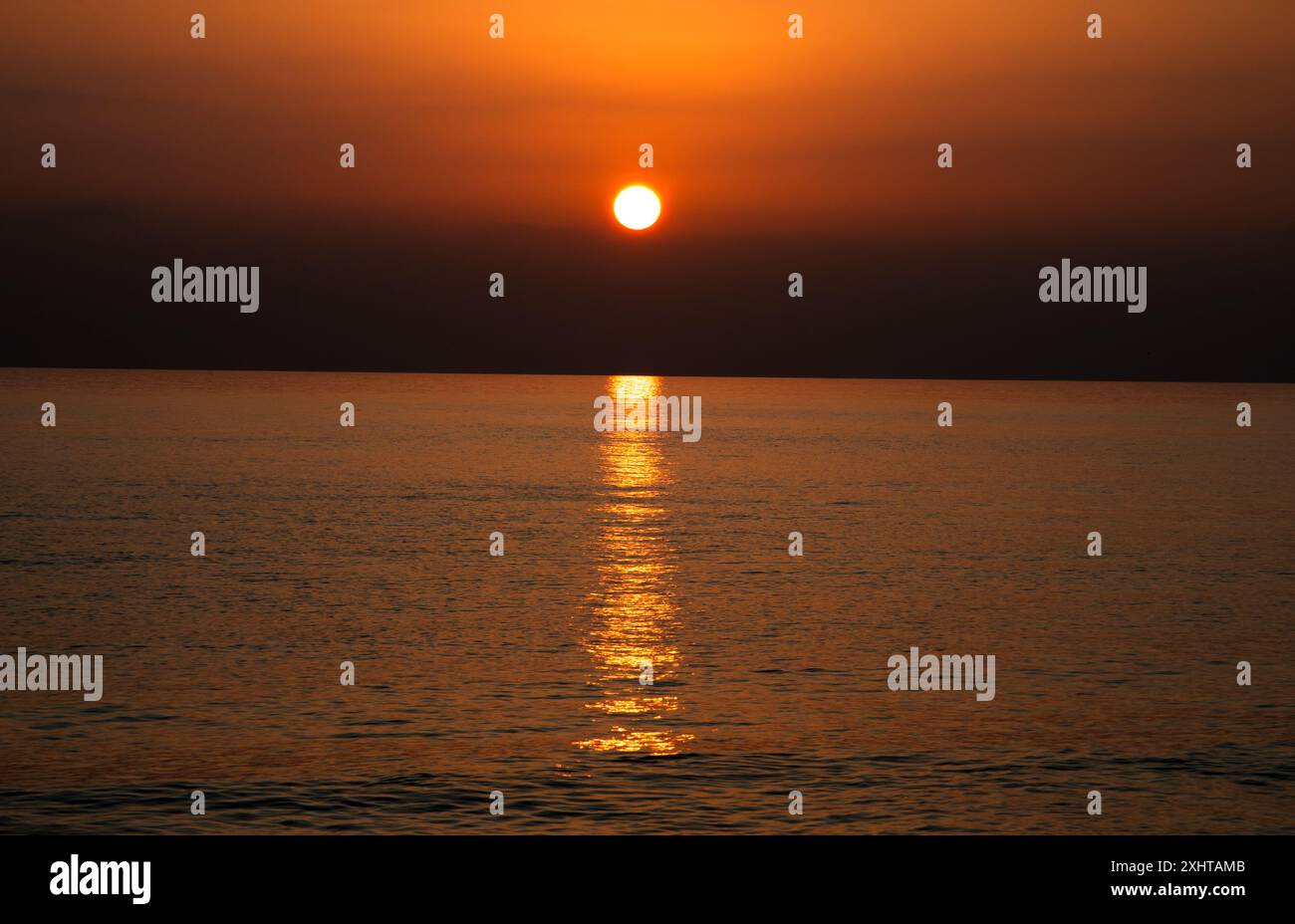 Alba sulla spiaggia dell'isola di Socotra, Yemen. Foto Stock
