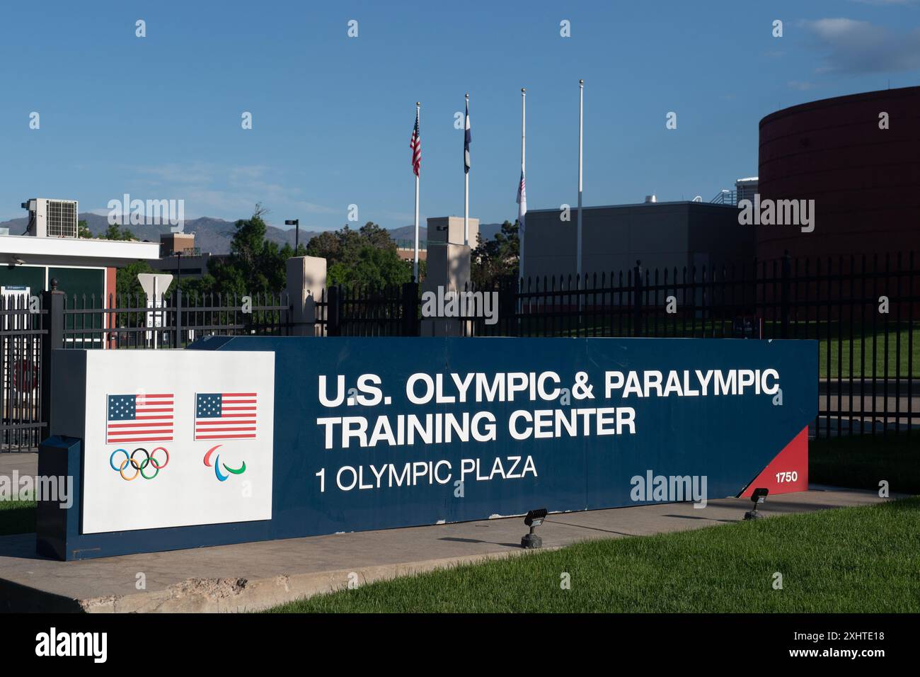 US Olympic and Paralympic Training Center a Colorado Springs, Colorado. Dall'ingresso di Boulder Street. Foto Stock