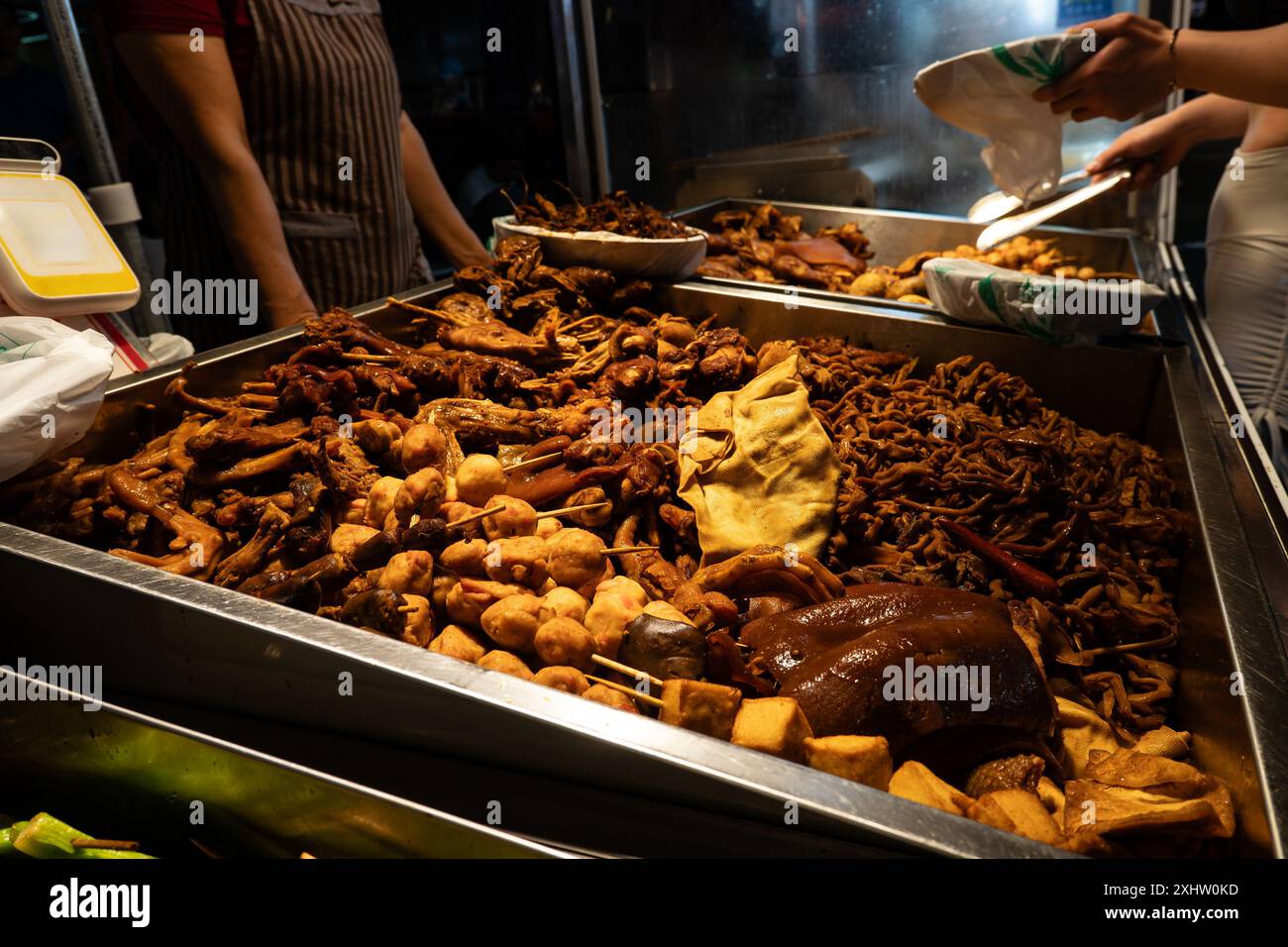 Cibo di strada locale in Corea così delizioso Foto Stock
