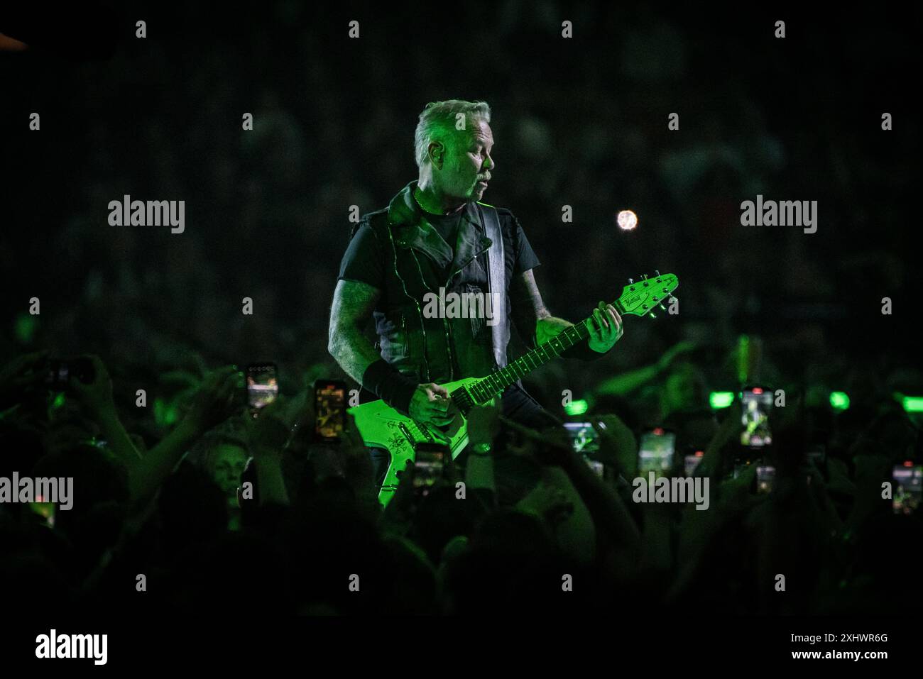 Copenaghen, Danimarca. 14 giugno 2024. La band heavy metal americana metallica esegue un concerto dal vivo al Parken di Copenaghen. Qui il cantante e chitarrista James Hetfield viene visto dal vivo sul palco. Foto Stock