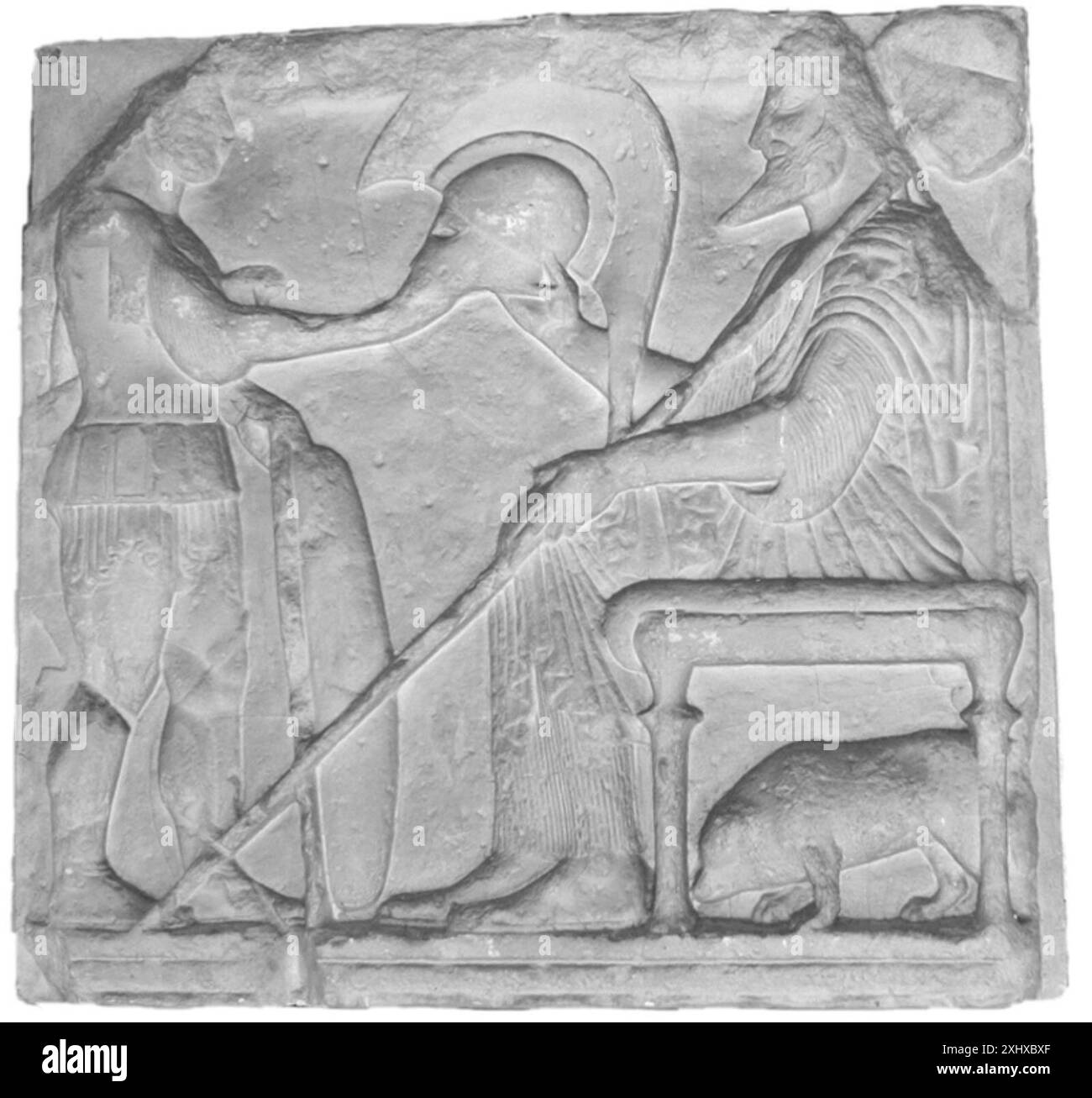 Un rilievo raffigurante scene del Monumento Harpy a Xanthos in Licia. L'antico fregio in marmo mostra figure mitologiche e ornamenti architettonici del V secolo a.C. Foto Stock