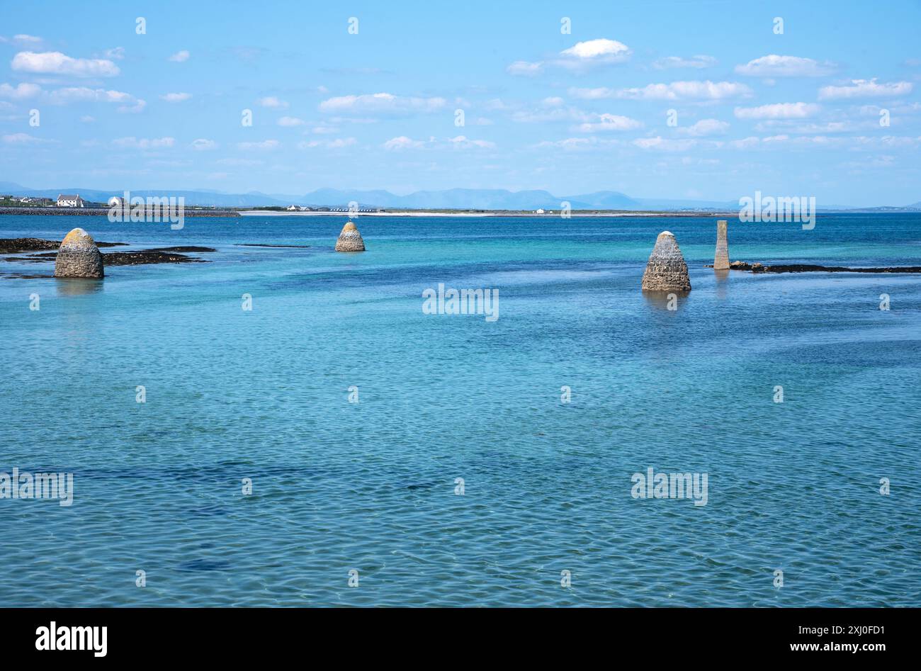 Inishmore, Irlanda - 4 giugno 2023, Old Harbour on Inishmore, Aran Island, Co, Galway, Irlanda, Foto Stock