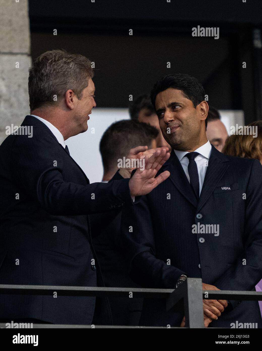 BERLINO, GERMANIA - 14 LUGLIO: (R) Nasser al-Khelaifi presidente del PSG durante la finale di UEFA EURO 2024 tra Spagna e Inghilterra all'Olympiastadion di Ju Foto Stock