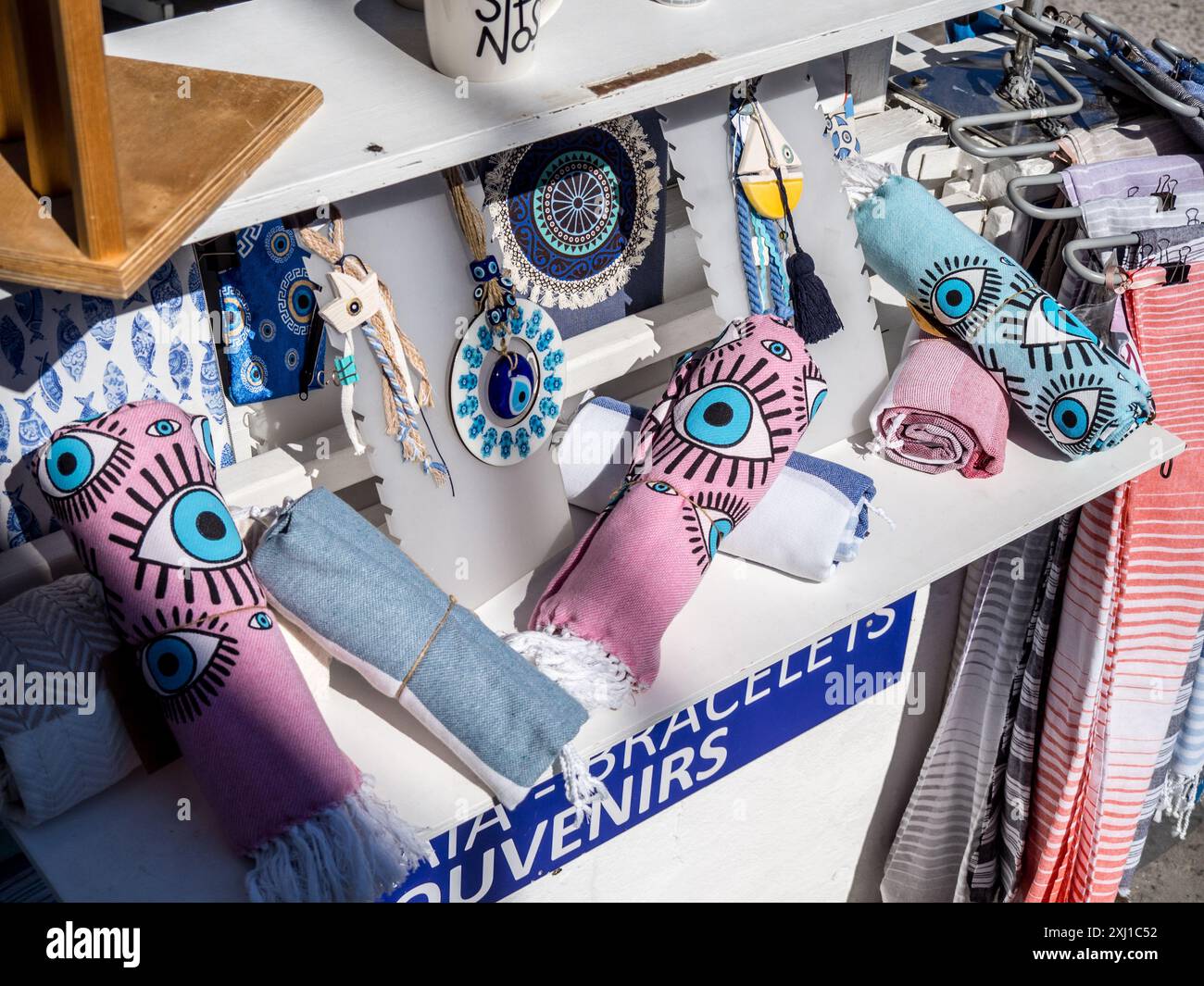 Greek souvenirs immagini e fotografie stock ad alta risoluzione - Alamy