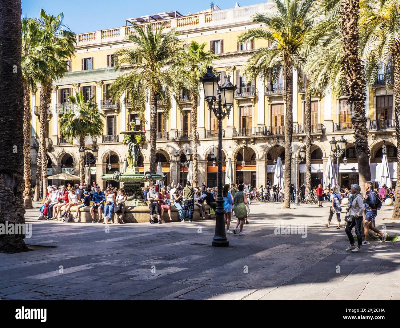 Plaza Reial nel Barri Gotic di Barcellona, Catalogna, Spagna. Foto Stock