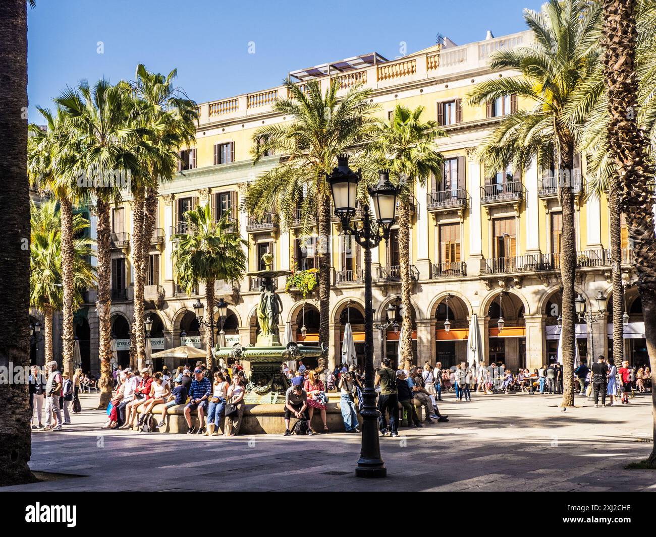 Plaza Reial nel Barri Gotic di Barcellona, Catalogna, Spagna. Foto Stock