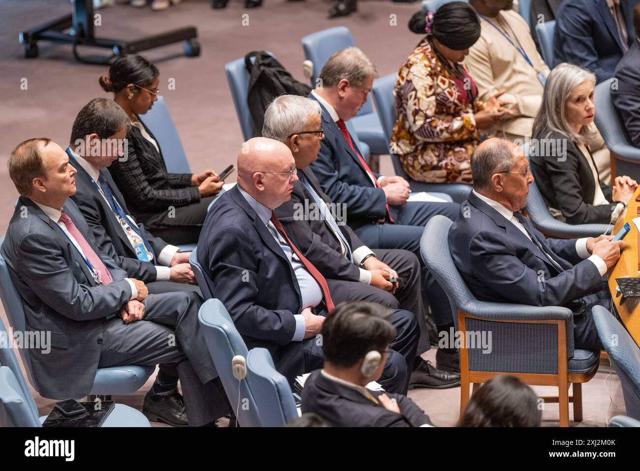 New York, Stati Uniti. 16 luglio 2024. Il ministro degli Esteri russo Sergey Lavrov (R) presiede la riunione del Consiglio di sicurezza sul "mantenimento della pace e della sicurezza internazionale" in quanto la Russia è presidente del SC per il mese di luglio presso la sede dell'ONU a New York il 16 luglio 2024. Si è Unito all'ambasciatore negli Stati Uniti Anatoly Antonov, all'ambasciatore Dmitry Polyansky, all'ambasciatore Vassily Nebenzia e al vice ministro degli Esteri Sergey Vershinin. (Foto di Lev Radin/Sipa USA) credito: SIPA USA/Alamy Live News Foto Stock