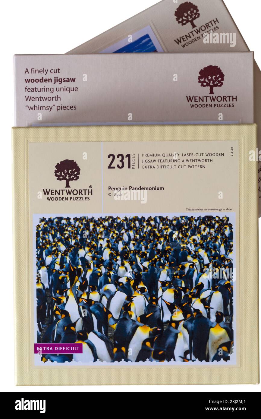 Una pila di puzzle in legno di Wentworth - un puzzle in legno finemente tagliato con pezzi originali di Wentworth Foto Stock