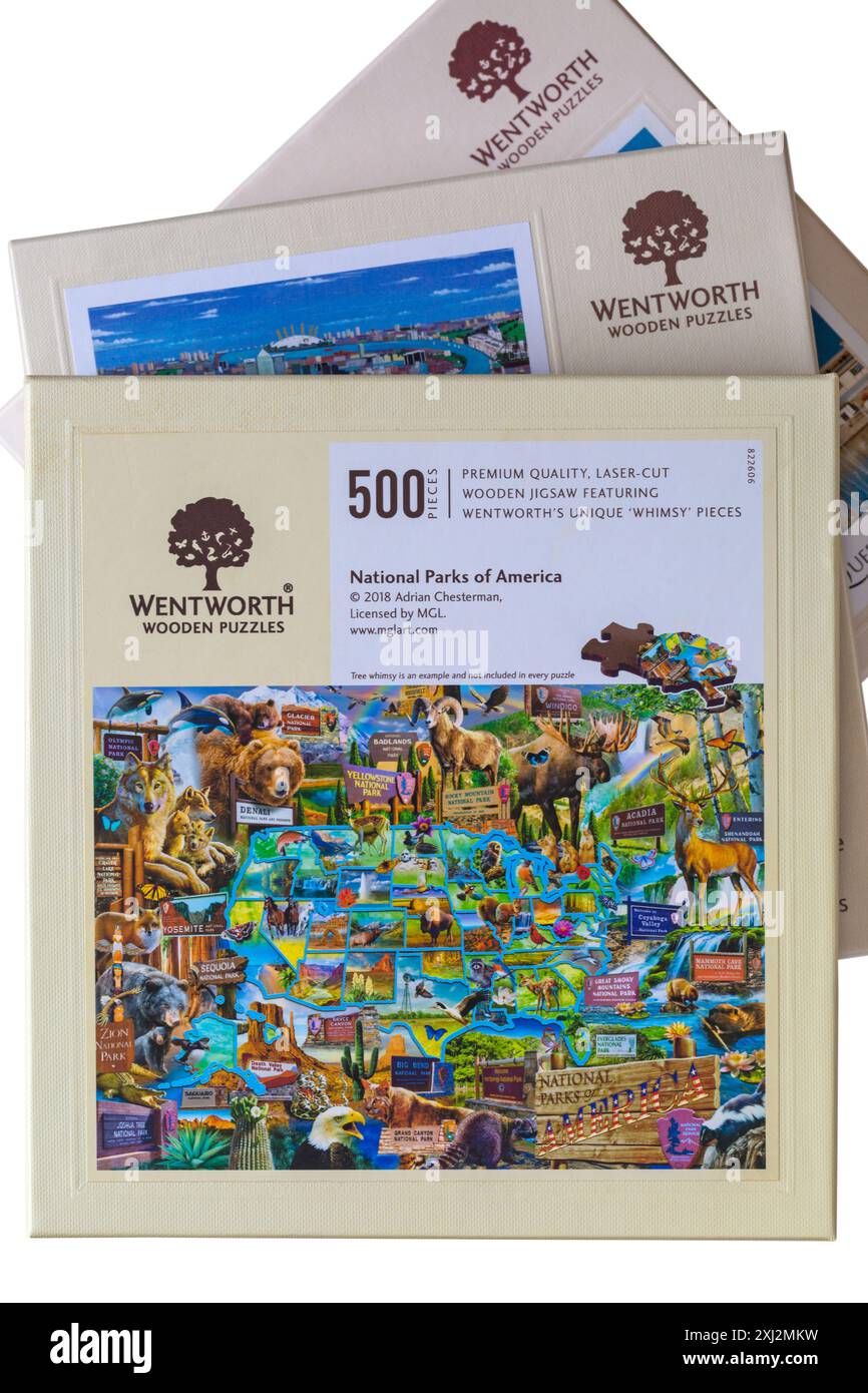 Una pila di puzzle in legno di Wentworth - un puzzle in legno finemente tagliato con pezzi originali di Wentworth Foto Stock