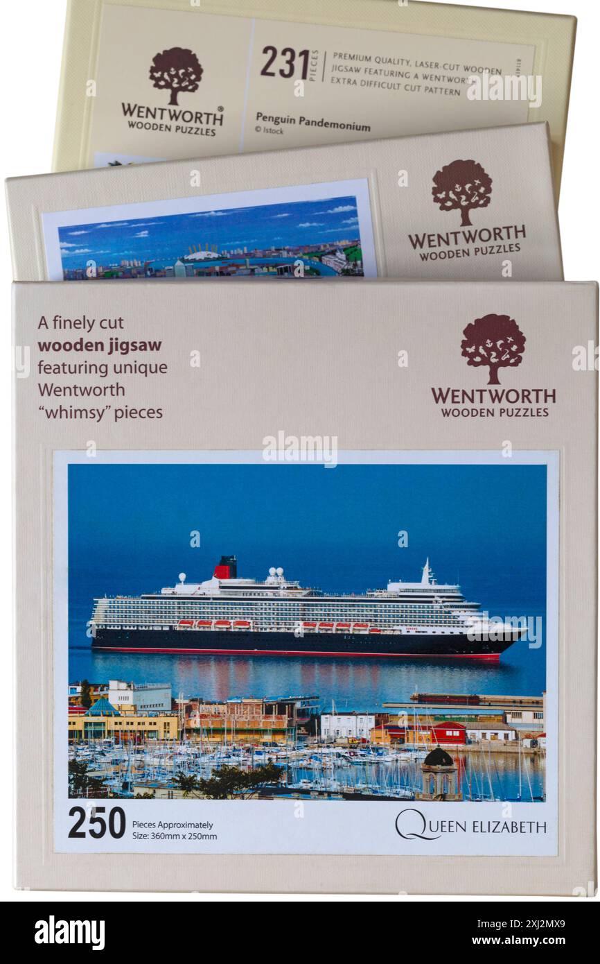 Una pila di puzzle in legno di Wentworth - un puzzle in legno finemente tagliato con pezzi originali di Wentworth Foto Stock