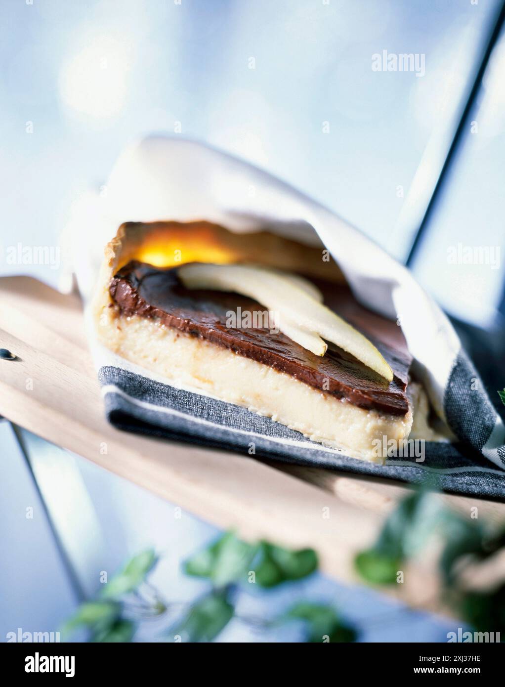 Fetta di cioccolato e Crostata di pere Foto Stock