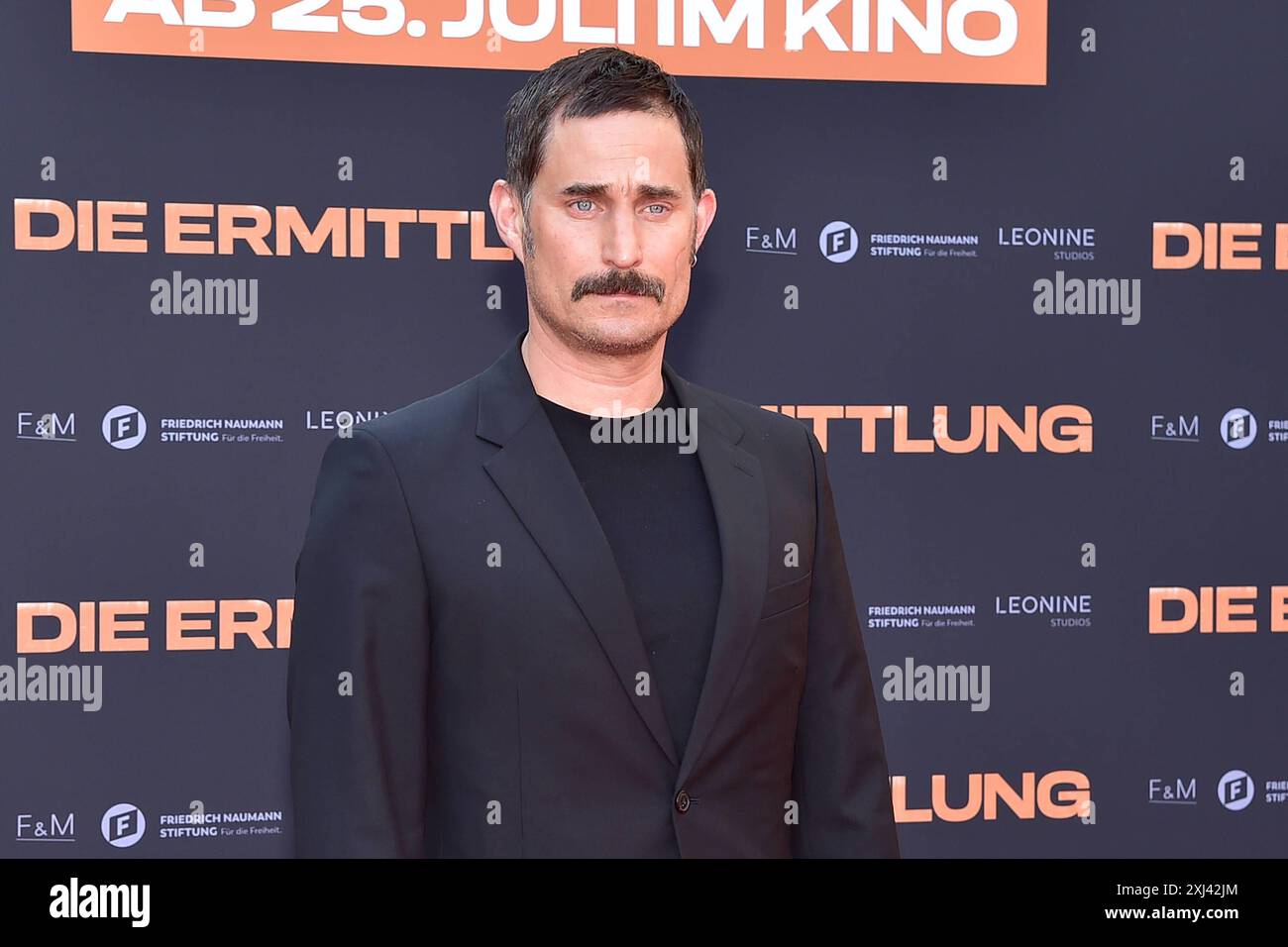 Premiere DIE ERMITTLUNG Clemens Schick Ankunft, Red Carpet, Roter Teppich zur Premiere DIE ERMITTLUNG im Kino Zoo Palast a Berlino, AM 16.07.2024 *** Premiere DIE ERMITTLUNG Clemens Schick Arrival, Red Carpet alla premiere DIE ERMITTLUNG al cinema Zoo Palast di Berlino, il 16 07 2024 Photopress Mueller Foto Stock