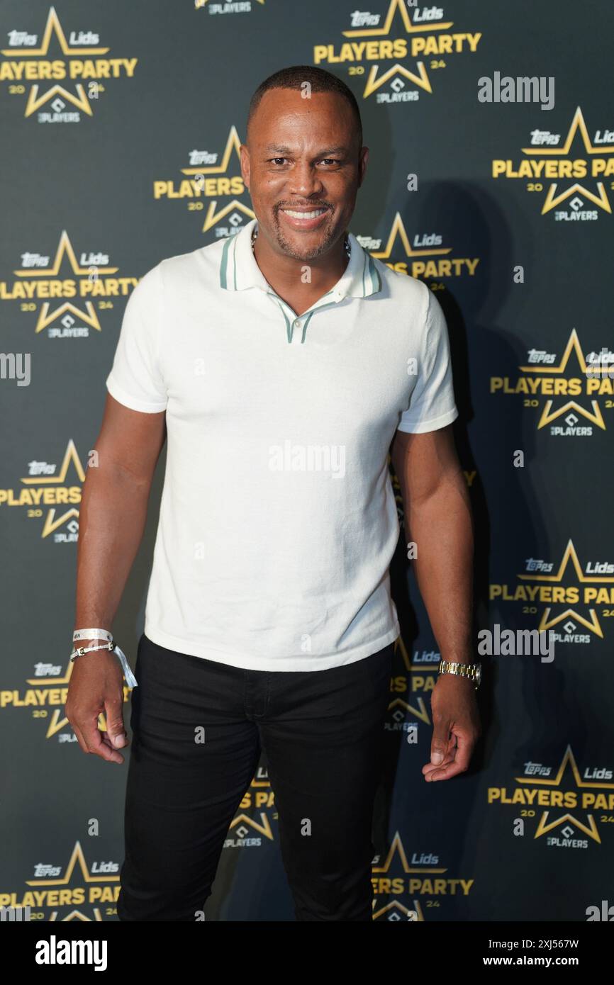 Arlington, Texas, Stati Uniti. 16 luglio 2024. L'ex giocatore della MLB Adrian Beltre assiste al Red carpet per il 2024 Players Party ospitato dalla Major Leagues Baseball Players Association (MLBPA), Lids e Topps all'AT&T Stadium. Lunedì 15 luglio 2024 ad Arlington, Texas. L'evento fa parte della settimana MLB All Star. (Credit Image: © Javier Vicencio/eyepix via ZUMA Press Wire) SOLO PER USO EDITORIALE! Non per USO commerciale! Foto Stock