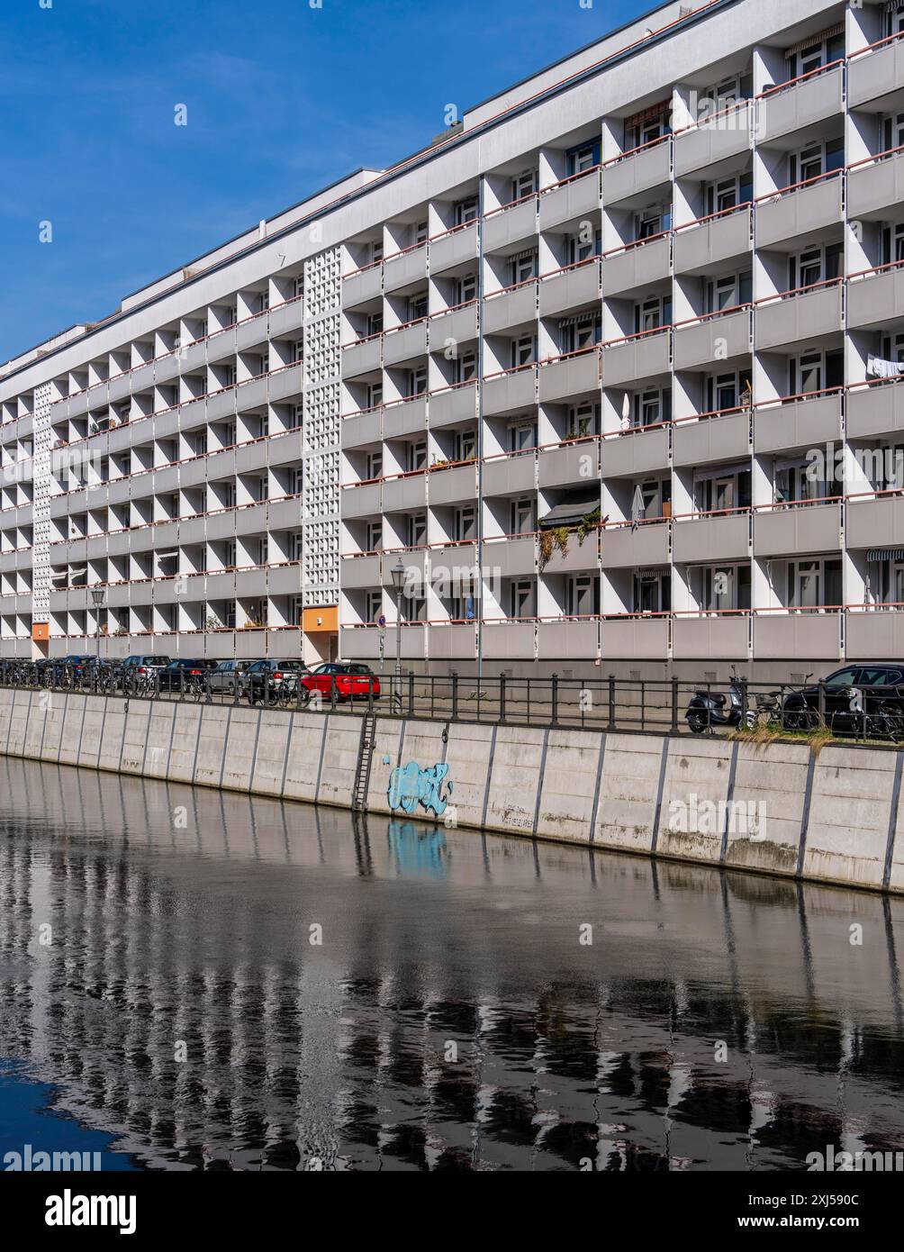 Edificio residenziale su Kupfergraben a Berlin Mitte, Germania Foto Stock