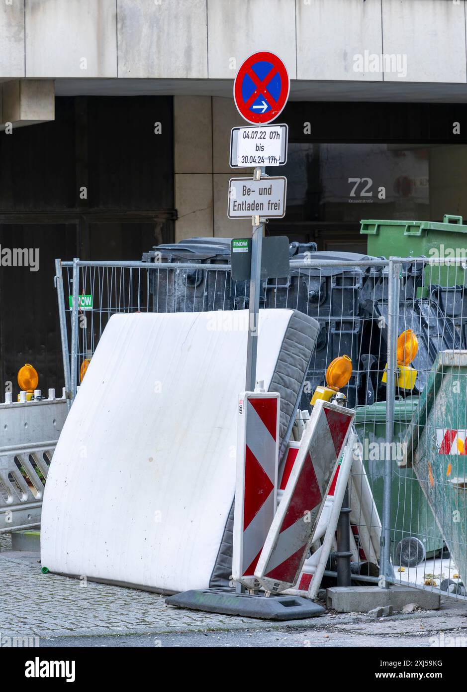 Cantiere, controllo del traffico e barriere, Berlino, Germania Foto Stock