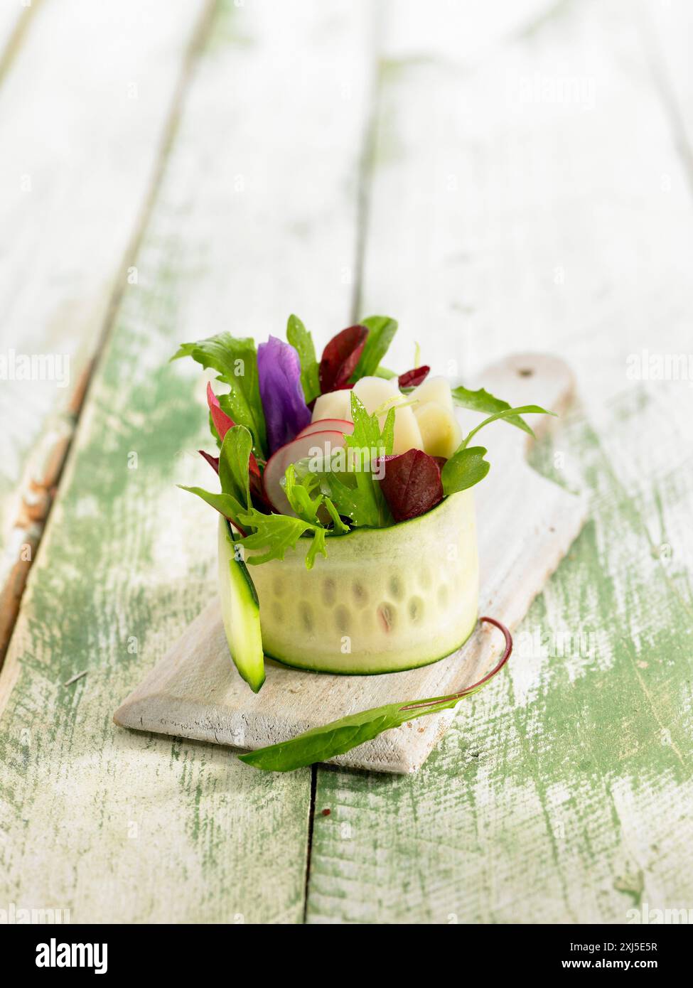 Zucchine, lattuga di agnello, ravanello e Tapa di pansia Foto Stock