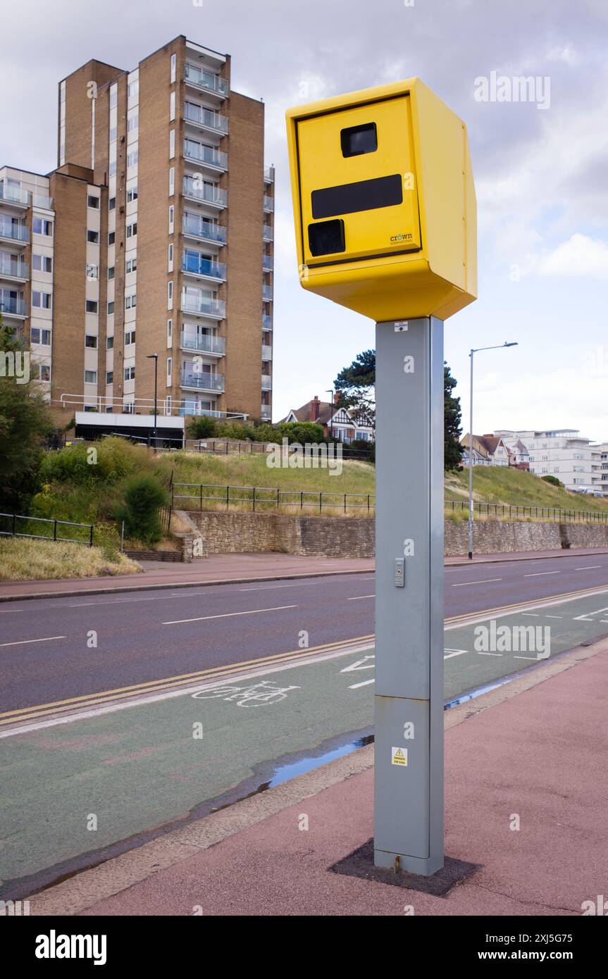 Autovelox digitale Gatso sulla strada fronte mare a Southend on Sea Foto Stock