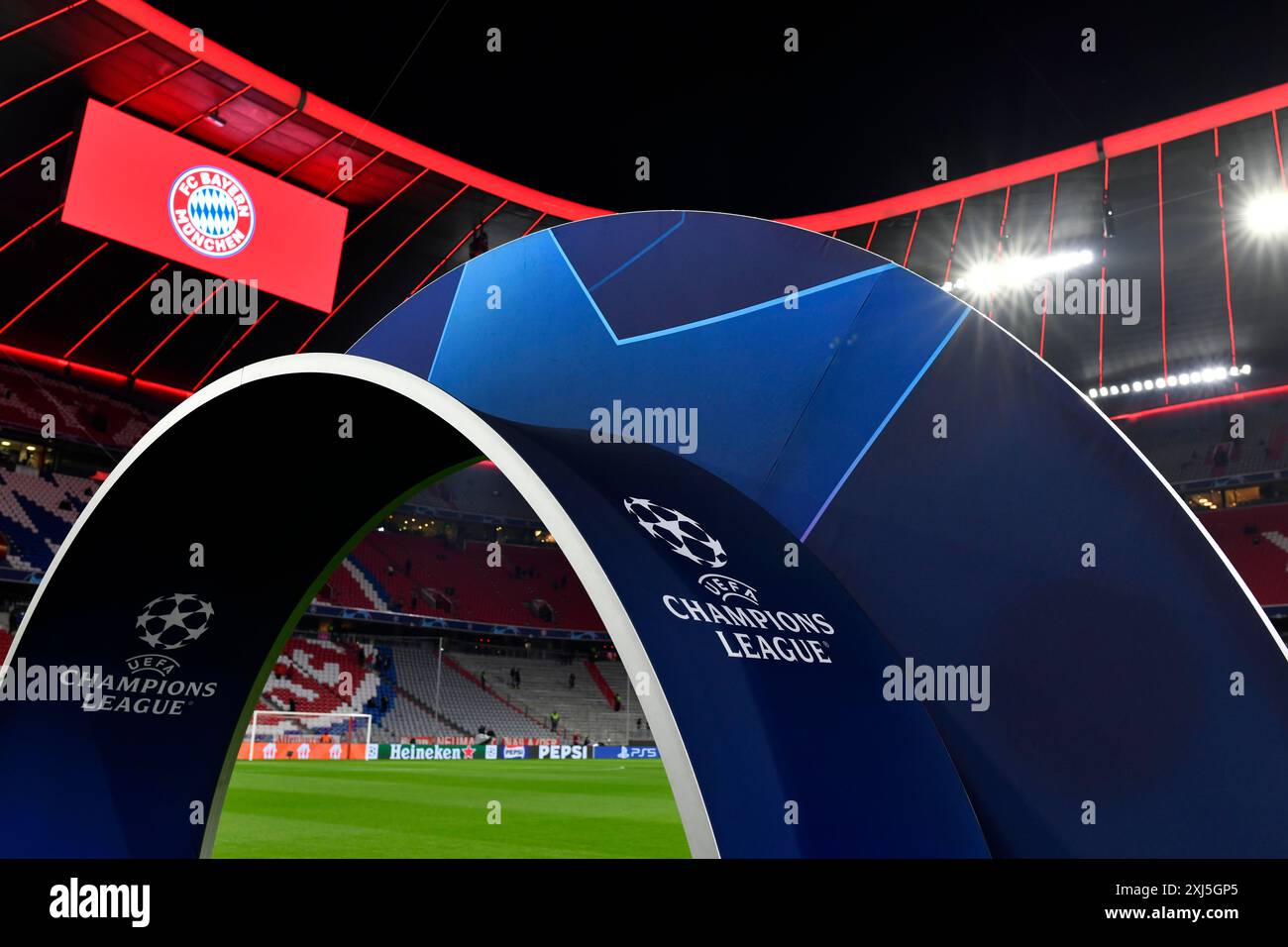 Arch, Arch, Road to London, tabellone segnapunti, logo, Champions League, CL, Allianz Arena, Monaco di Baviera, Germania Foto Stock