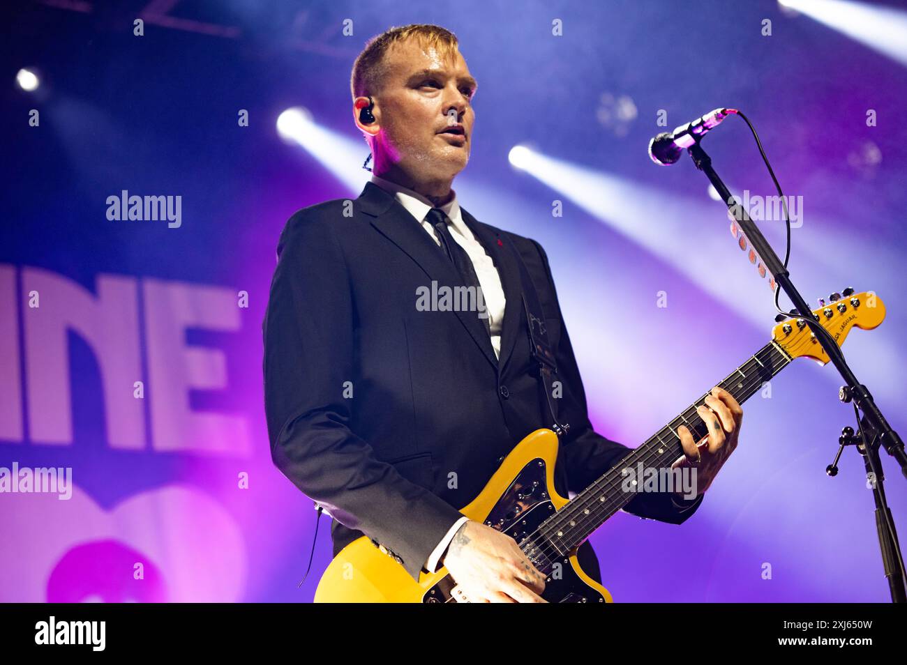 Londra, Regno Unito. 16 luglio 2024. Matt Skiba guida gli Alkaline Trio mentre suonano uno show tutto esaurito al Kentish Town Forum. Cristina Massei/Alamy Live News Foto Stock