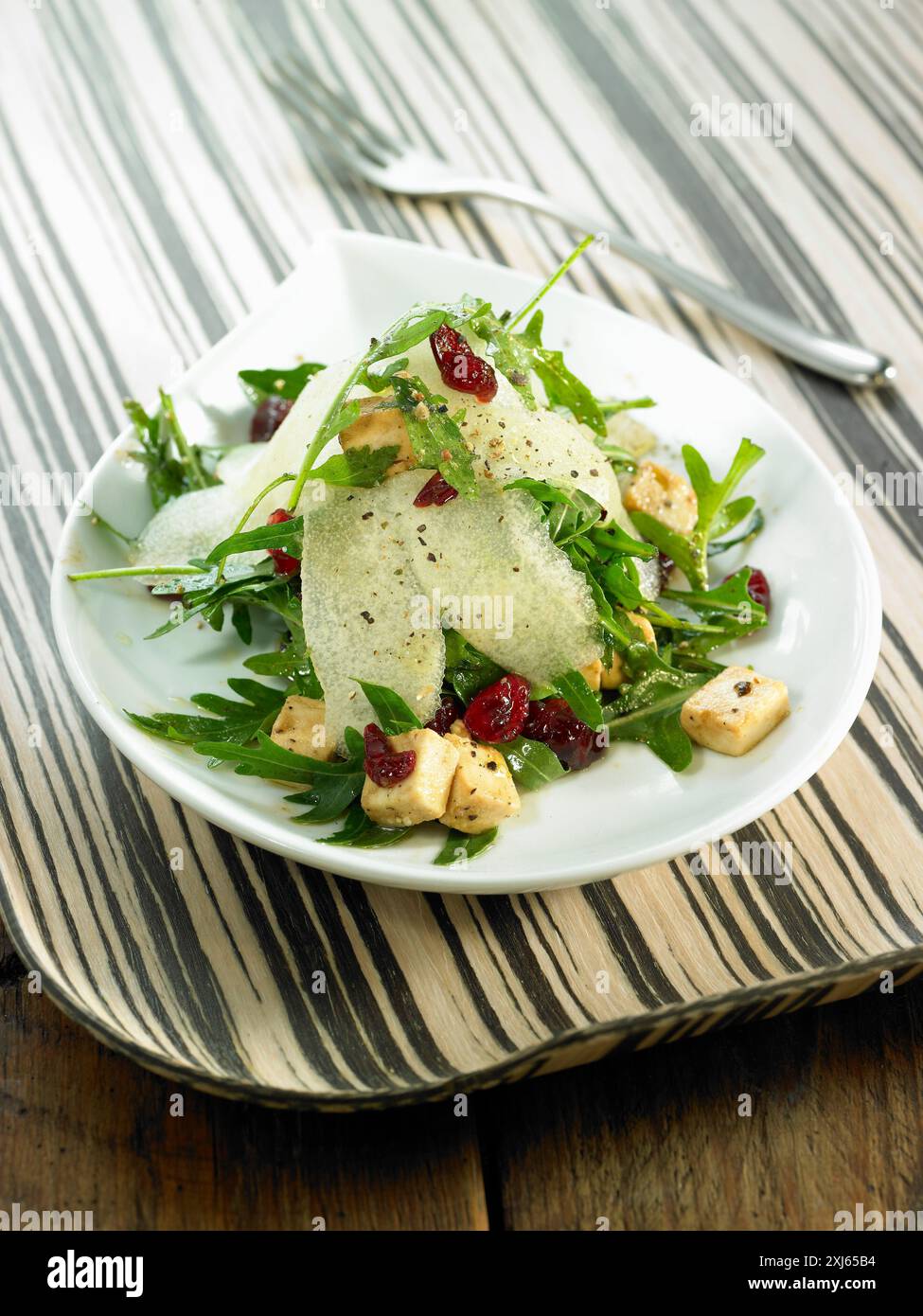 Lattuga rucola, pera, tofu, ciliegia e insalata di tofu Foto Stock
